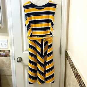NWT Phase Seven striped chevron pattern in golden yellow/navy/white. Size 14.